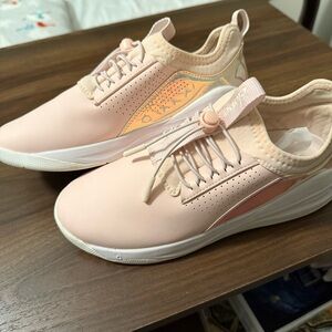 Limited Edition Clove 2021 Light Pink Holographic Sneakers Women’s 7.5
